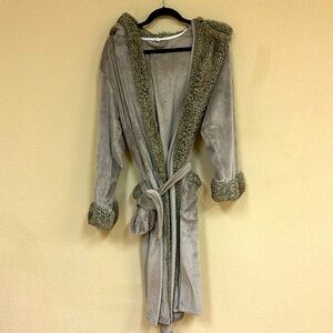 Pottery Barn womans super soft hoodie robe size OS